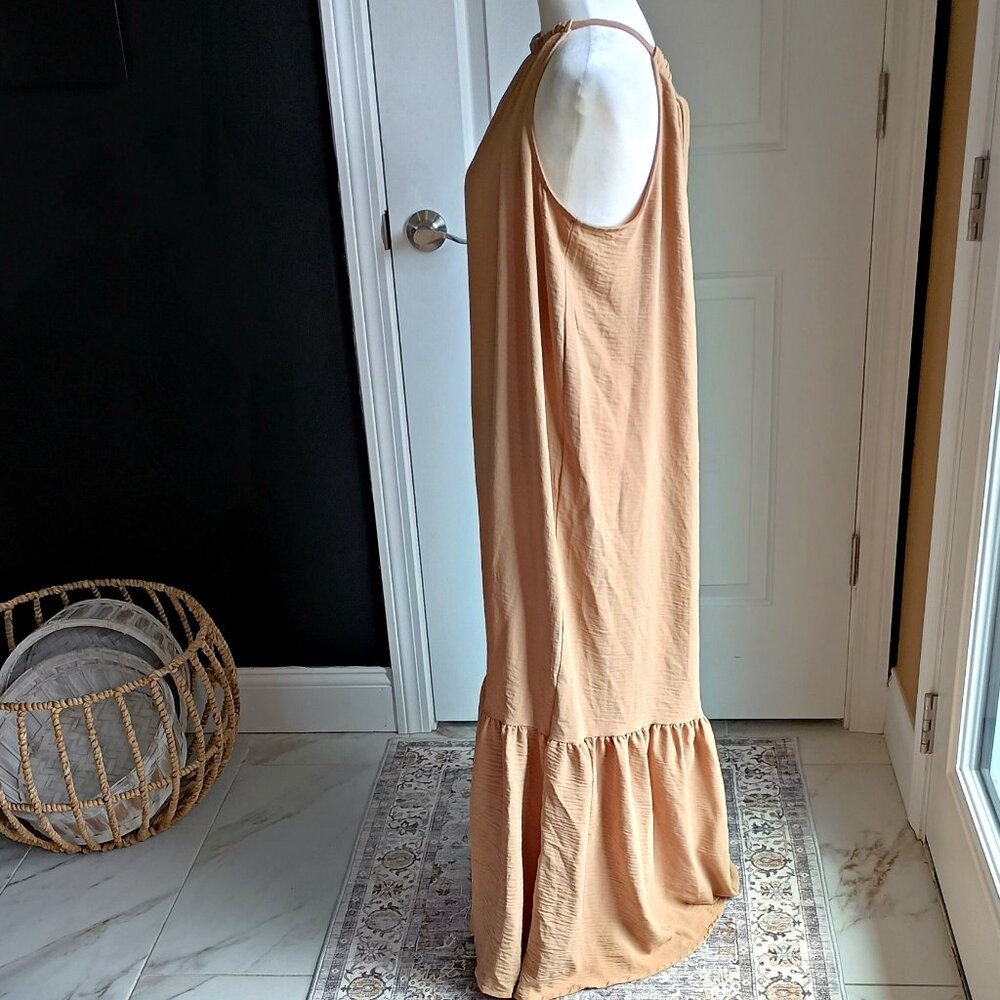 BOUTIQUE RYEGRASS HALTER RUFFLE HEM MAXI DRESS - Picture 3 of 5